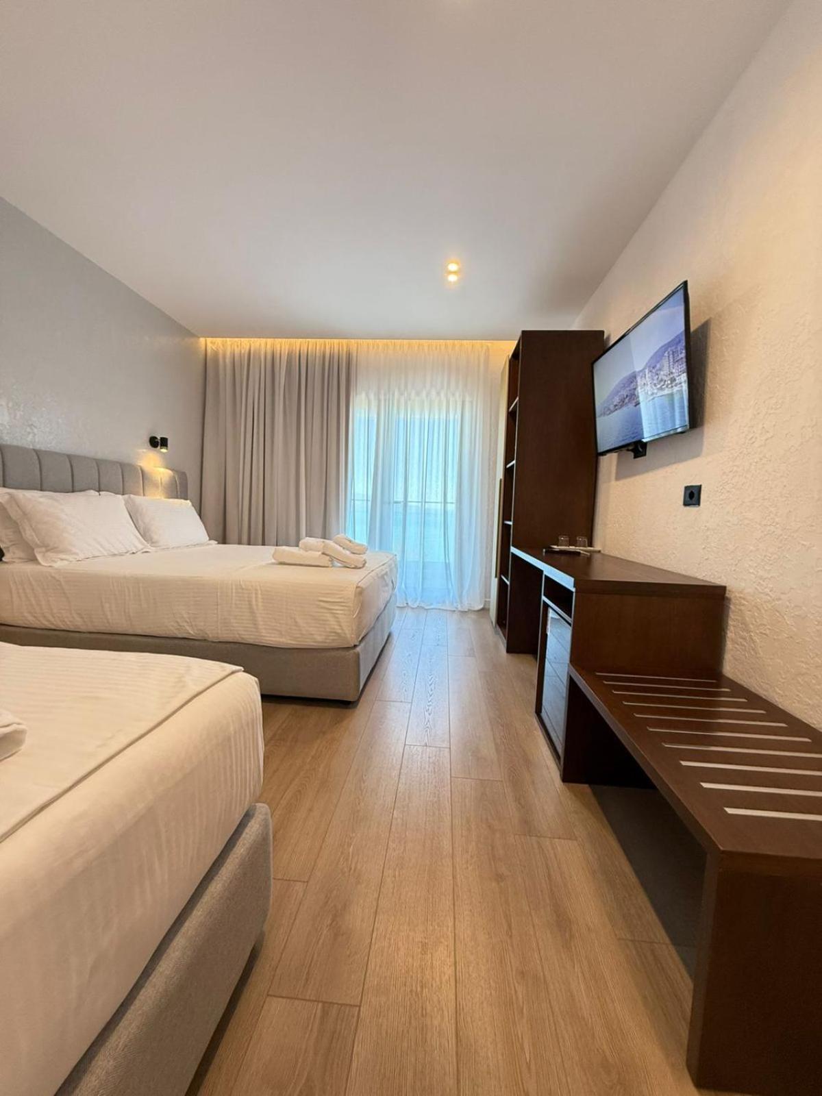 The Queen'S Lion Premium Hotel ซารานเดอ ภายนอก รูปภาพ